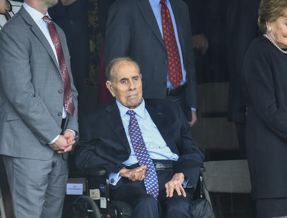 Bob Dole diagnosed with 4 stage lung cancer