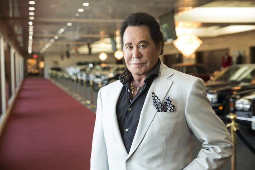 Wayne Newton, an American musician